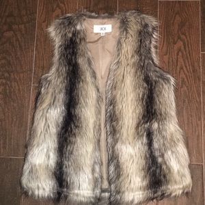 Fur vest